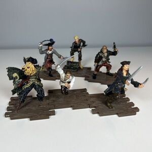 Pirates of the Caribbean 3" Figures Plastic with Interlocking Base Lot Of 6